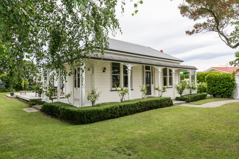 15 Townshend Crescent, Greenmeadows, Napier - Carousel 1