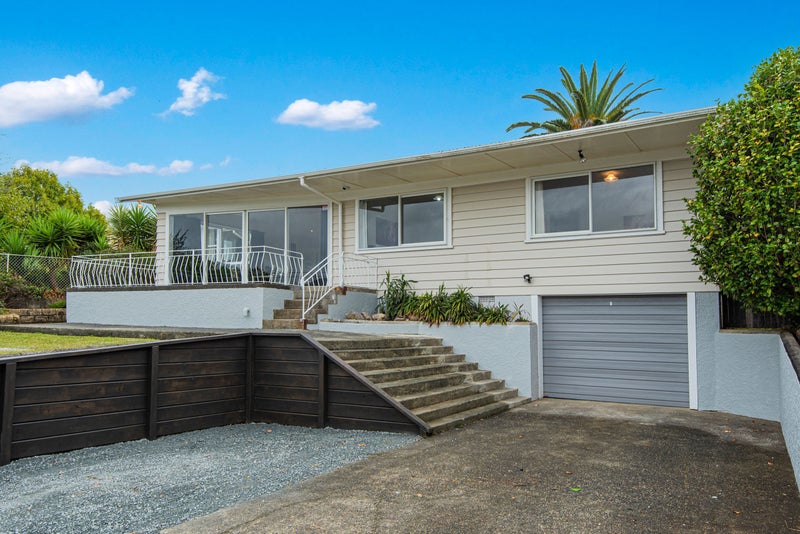 25 Eden Terrace, Kamo, Whangarei - Carousel 1