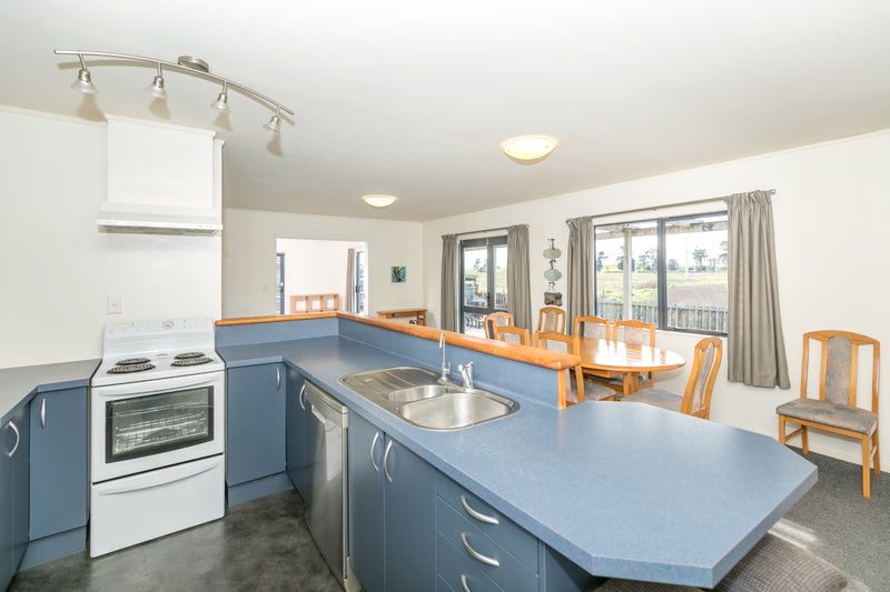 41 Raleigh Avenue, Fairview Downs, Hamilton - Carousel 10