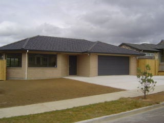 7 Aotea Drive, Aotea, Porirua - Carousel 1