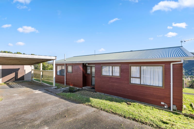 38 Parklands Drive, Karori, Wellington - Carousel 2