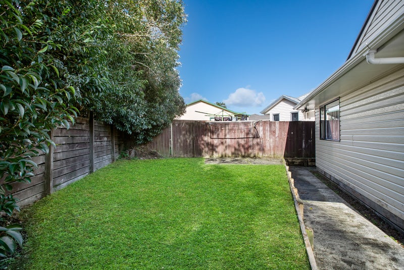 19A Karepo Crescent, Ranui, Auckland - Carousel 21