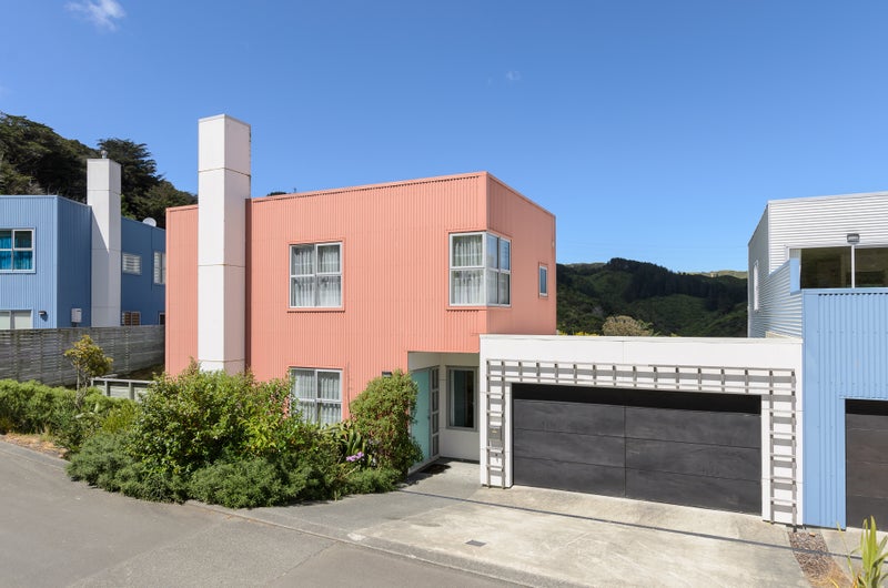 4 Saddleback Grove, Karori, Wellington - Carousel 1