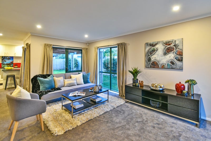 9 Harobed Place, Weymouth, Auckland - Carousel 2