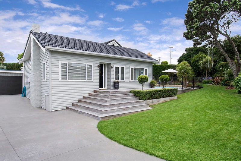 10 Marine Parade, Mellons Bay, Auckland - Carousel 2