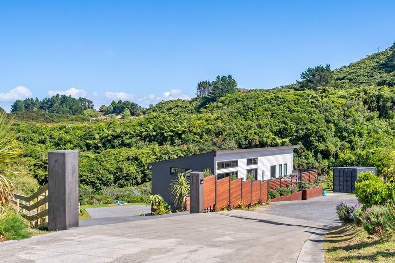 103 Sweetacres Drive, Belmont, Lower Hutt - Carousel 2