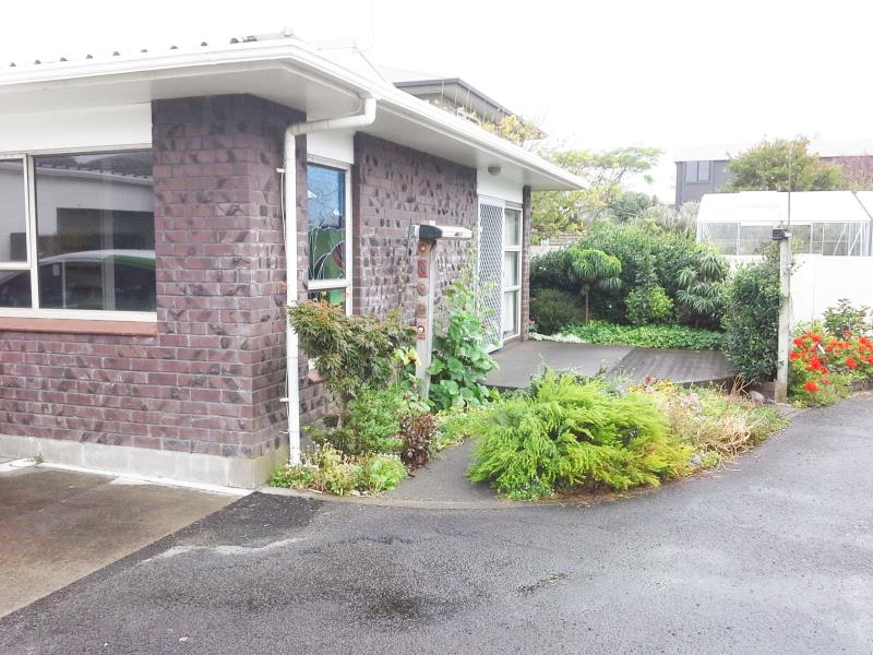 1/398A Devon St East, East End, New Plymouth - Carousel 1