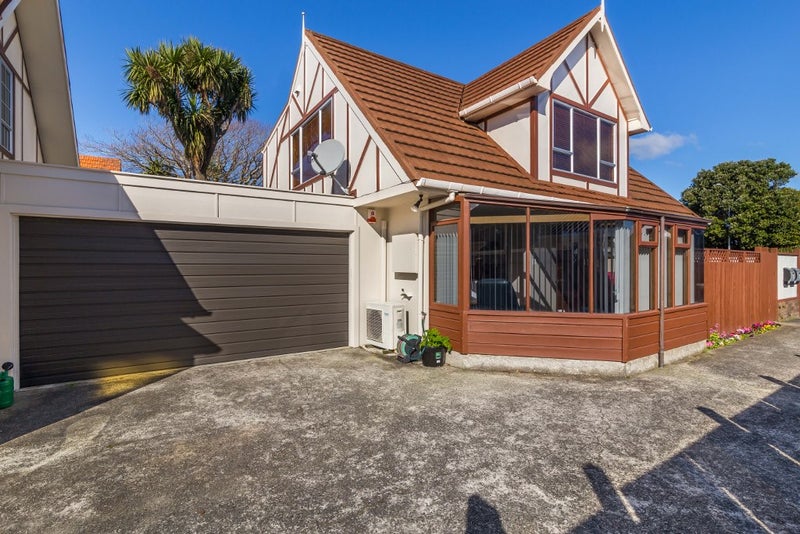 1/18 Wai-Iti Crescent, Woburn, Lower Hutt - Carousel 1