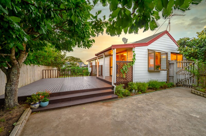 28A FIESTA DR, Half Moon Bay, Auckland - Carousel 1