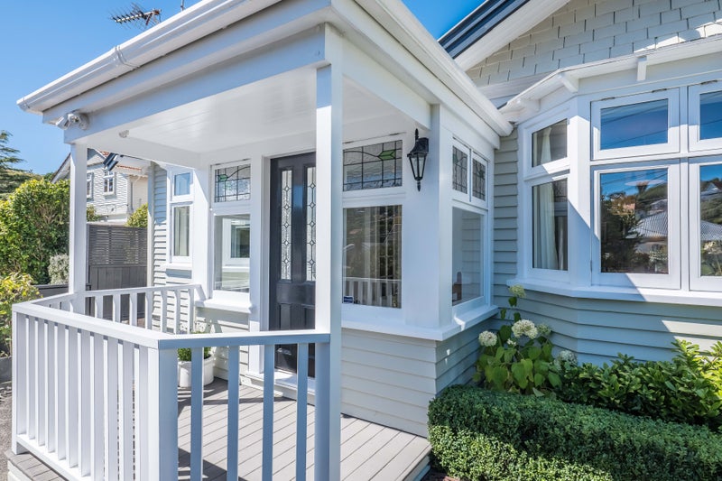 15 Rimu Road, Kelburn, Wellington - Carousel 1