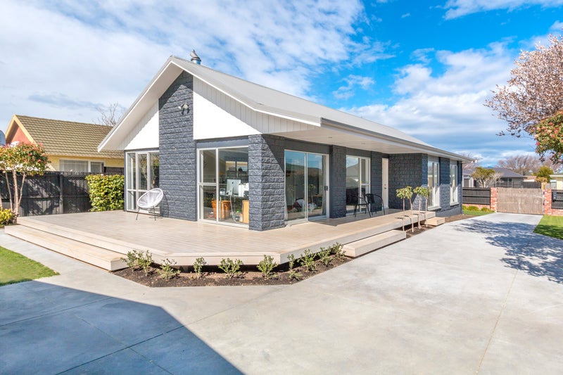 152 Queenspark Drive, Parklands, Christchurch - Carousel 2