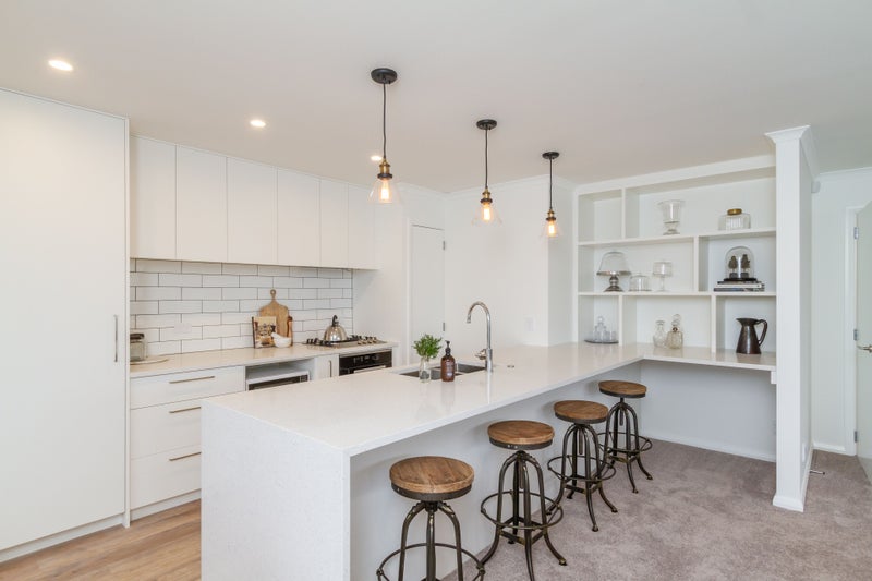 1 Lucern lane, Petone, Lower Hutt - Carousel 1