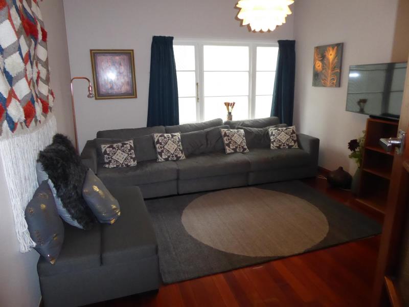 12/84A Boulcott ST, Wellington Central, Wellington - Carousel 1