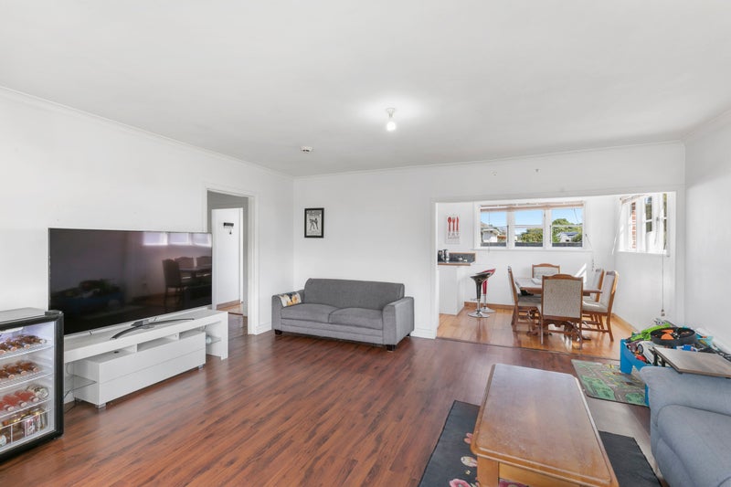 1 Compton Crescent, Taita, Lower Hutt - Carousel 2