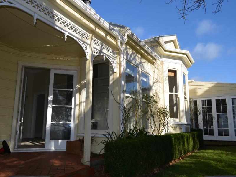 33 Moana Road, Kelburn, Wellington - Carousel 1