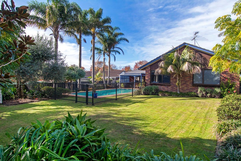 23 Raddock Place, Farm Cove, Auckland - Carousel 2