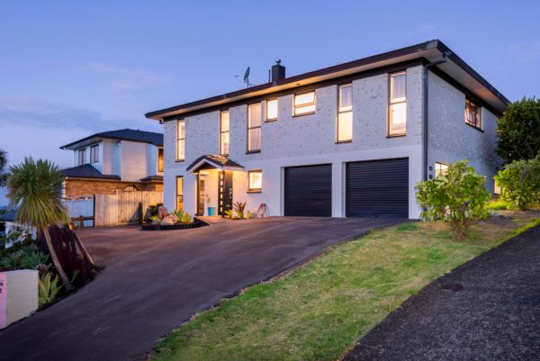 37 Cheriton Road, Mellons Bay, Auckland - Carousel 2