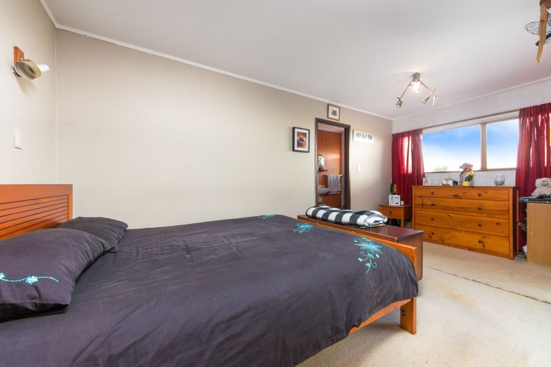 8 Manhattan Heights, Glendene, Auckland - Carousel 15