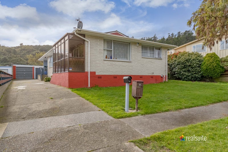 1/10 Helvetia Grove, Naenae, Lower Hutt - Carousel 1