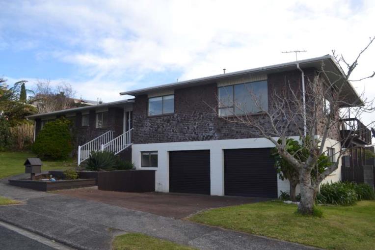 16 Tiverton Crescent, Whalers Gate, New Plymouth - Carousel 1