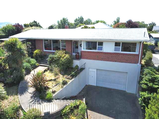 1355 Upland Road, Inglewood - Carousel 1