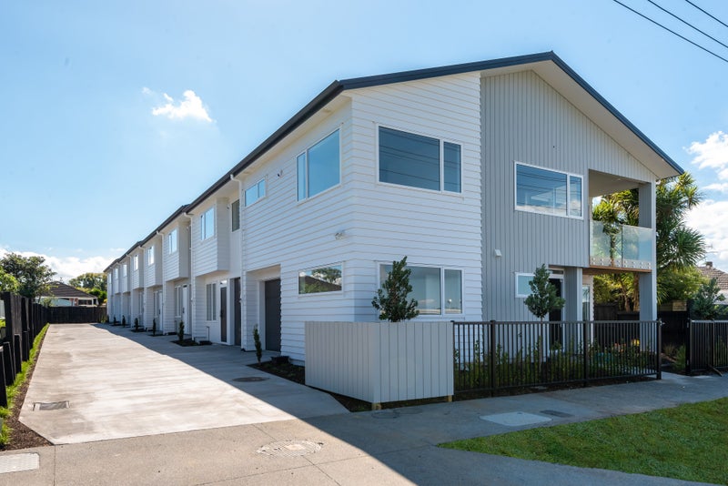 6/27 Dunkirk Road, Panmure, Auckland - Carousel 1