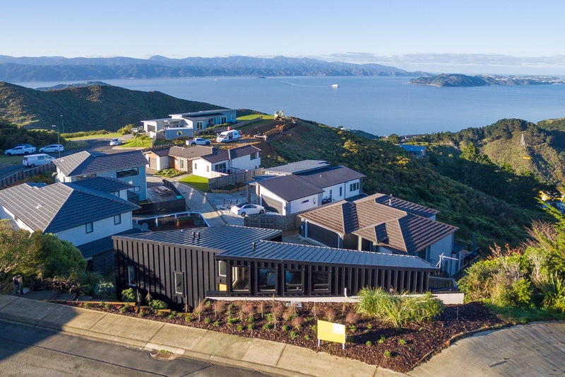 16 Grumman Lane, Newlands, Wellington - Carousel 21