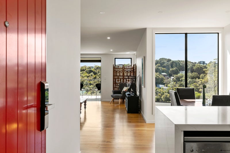 1 Pacific Parade, Surfdale, Waiheke Island - Carousel 2