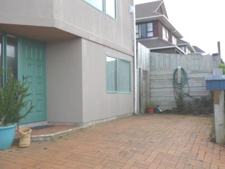 31A Nalanda Crescent, Broadmeadows, Wellington - Carousel 1