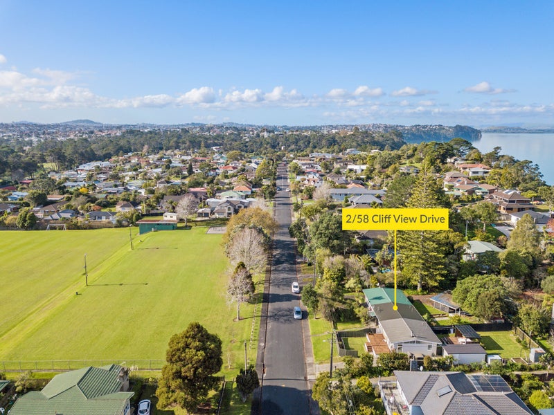 2/58 Cliff View Drive, Green Bay, Auckland - Carousel 2