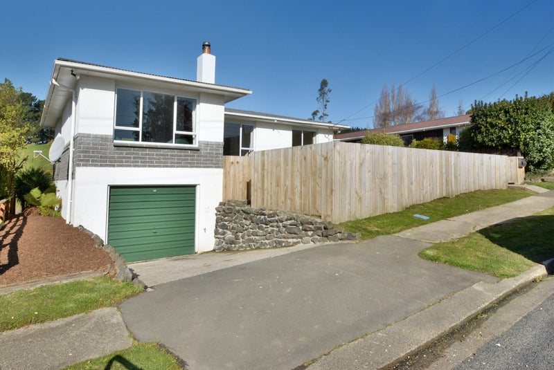 72 Koremata Street, Green Island, Dunedin - Carousel 1