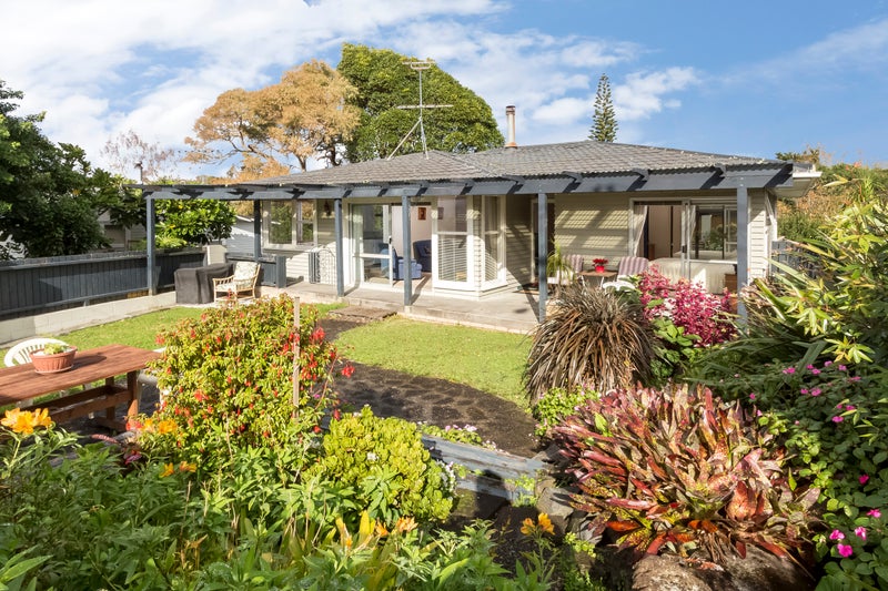 27 Trelawn Place, Cockle Bay, Auckland - Carousel 2