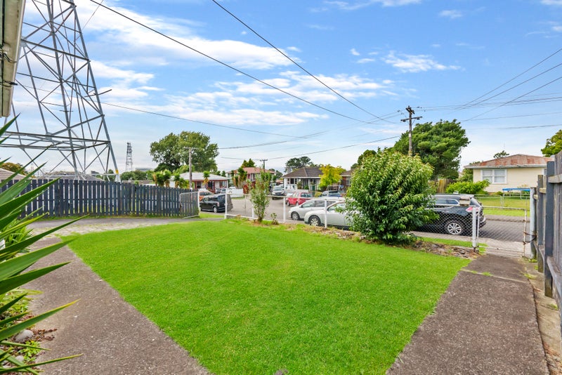 14 Julian Place, Otara, Auckland - Carousel 25