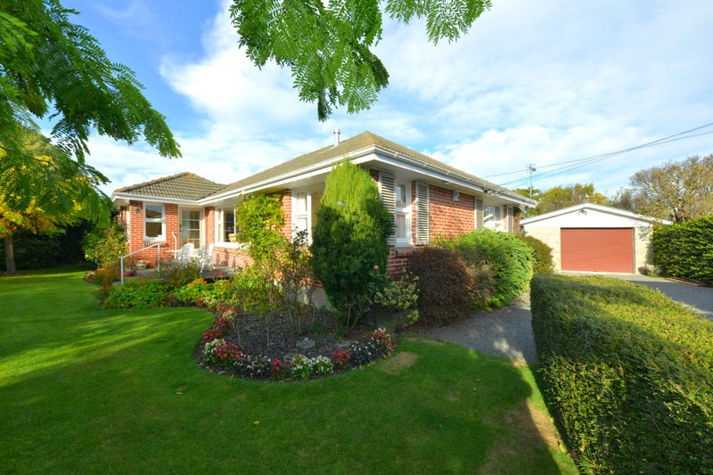 8 Wallace Street, Bryndwr, Christchurch - Carousel 1