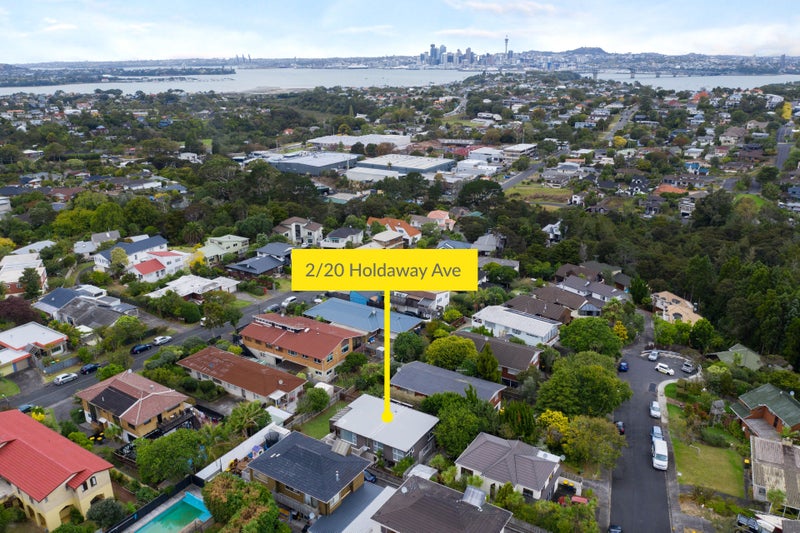 2/20 Holdaway Avenue, Northcote, Auckland - Carousel 1