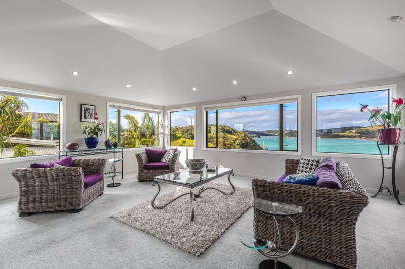 20 Kennedy Point Road, Surfdale, Waiheke Island - Carousel 1
