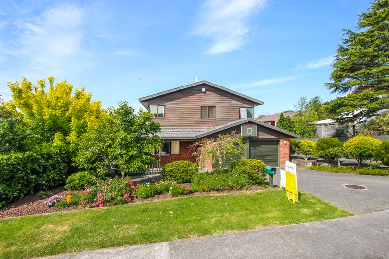 5 Charles Dickens Drive, Mellons Bay, Auckland - Carousel 2