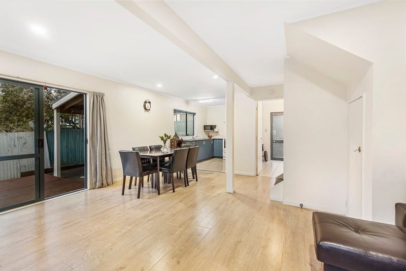 13B Caronia Crescent, Lynfield, Auckland - Carousel 2