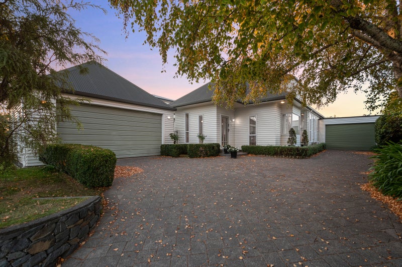 17 Crescent Road, Otumoetai, Tauranga - Carousel 1