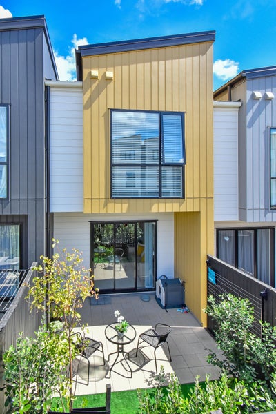 13/47A Huntington Drive, Huntington Park, Auckland - Carousel 1