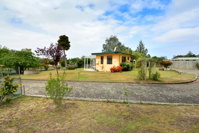 2 Watkin Drive, Karitane, Waikouaiti - Carousel 1