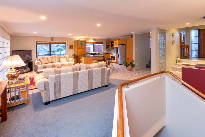 18 Woodview Rise, Botany Downs, Auckland - Carousel 10