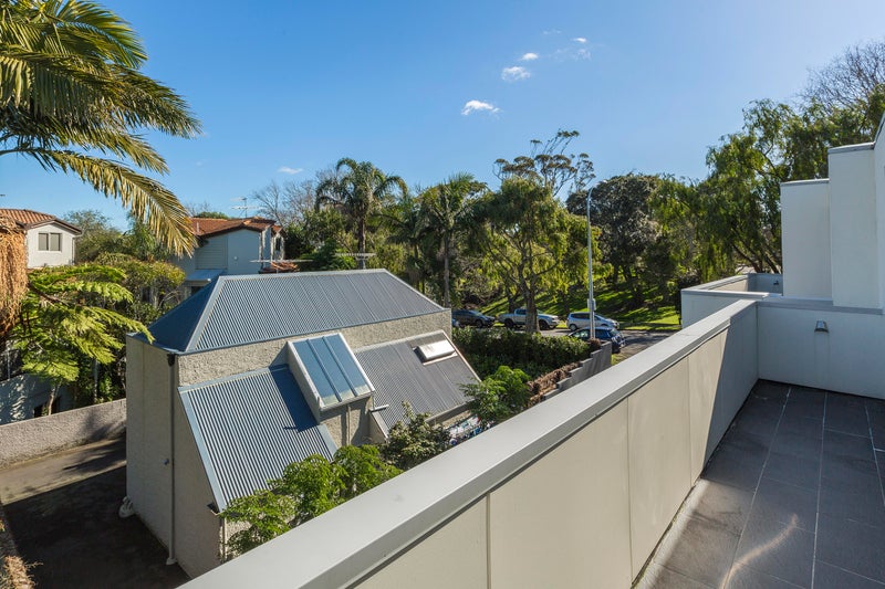 4B Sarsfield Street, Herne Bay, Auckland - Carousel 2