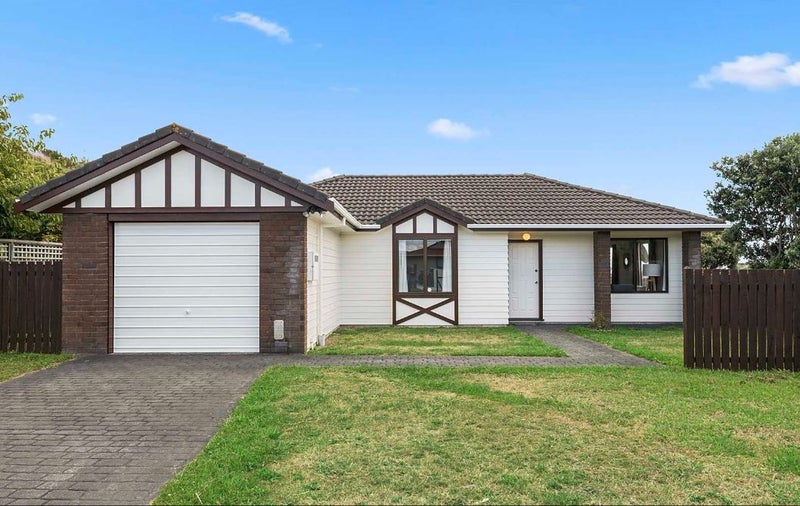 9 Doncaster Terrace, Ascot Park, Porirua - Carousel 1