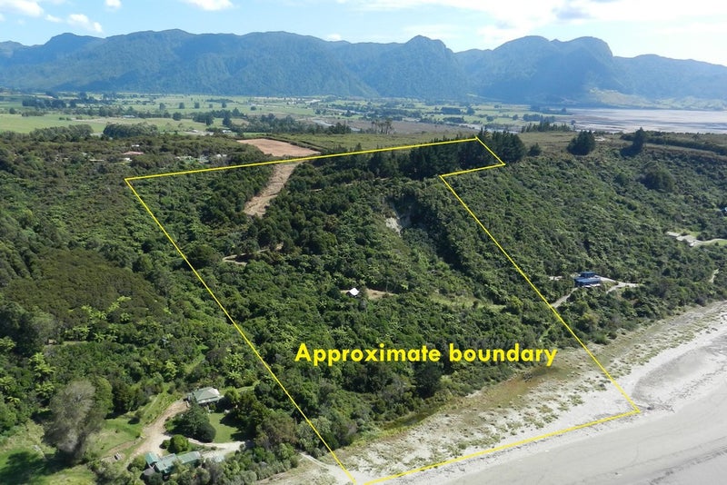 156 Beach Road, Collingwood - Carousel 1