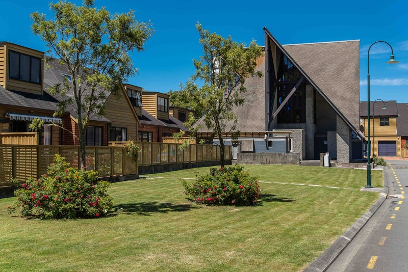 24 Futuna Close, Karori, Wellington - Carousel 18