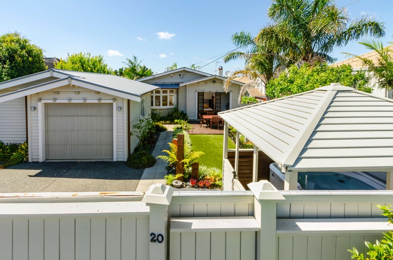 20 Eversleigh Road, Belmont, Auckland - Carousel 2