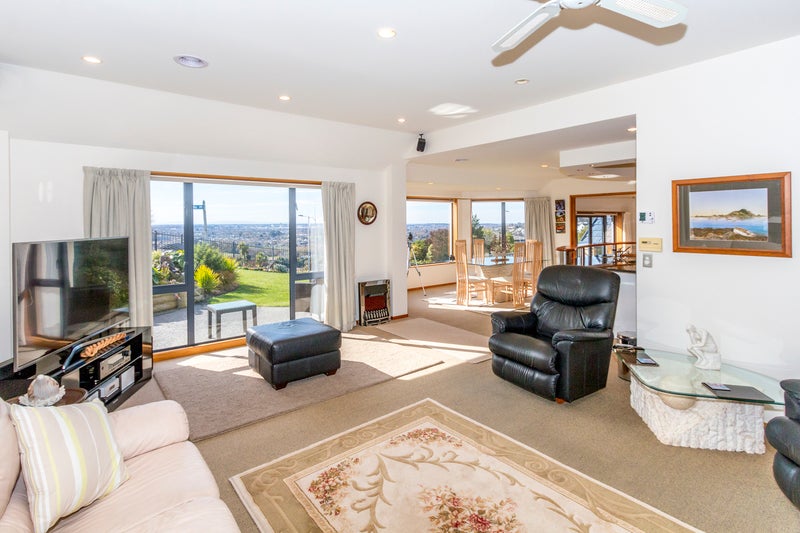 35 Woodside Common, Westmorland, Christchurch - Carousel 10