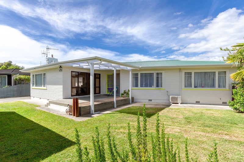 15 Armour Place, Onekawa, Napier - Carousel 1