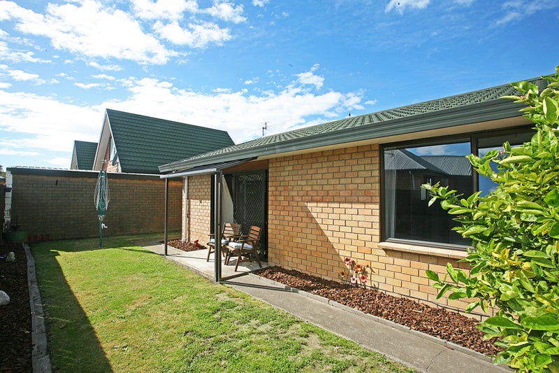 2/23 Tower Street, Hornby, Christchurch - Carousel 1